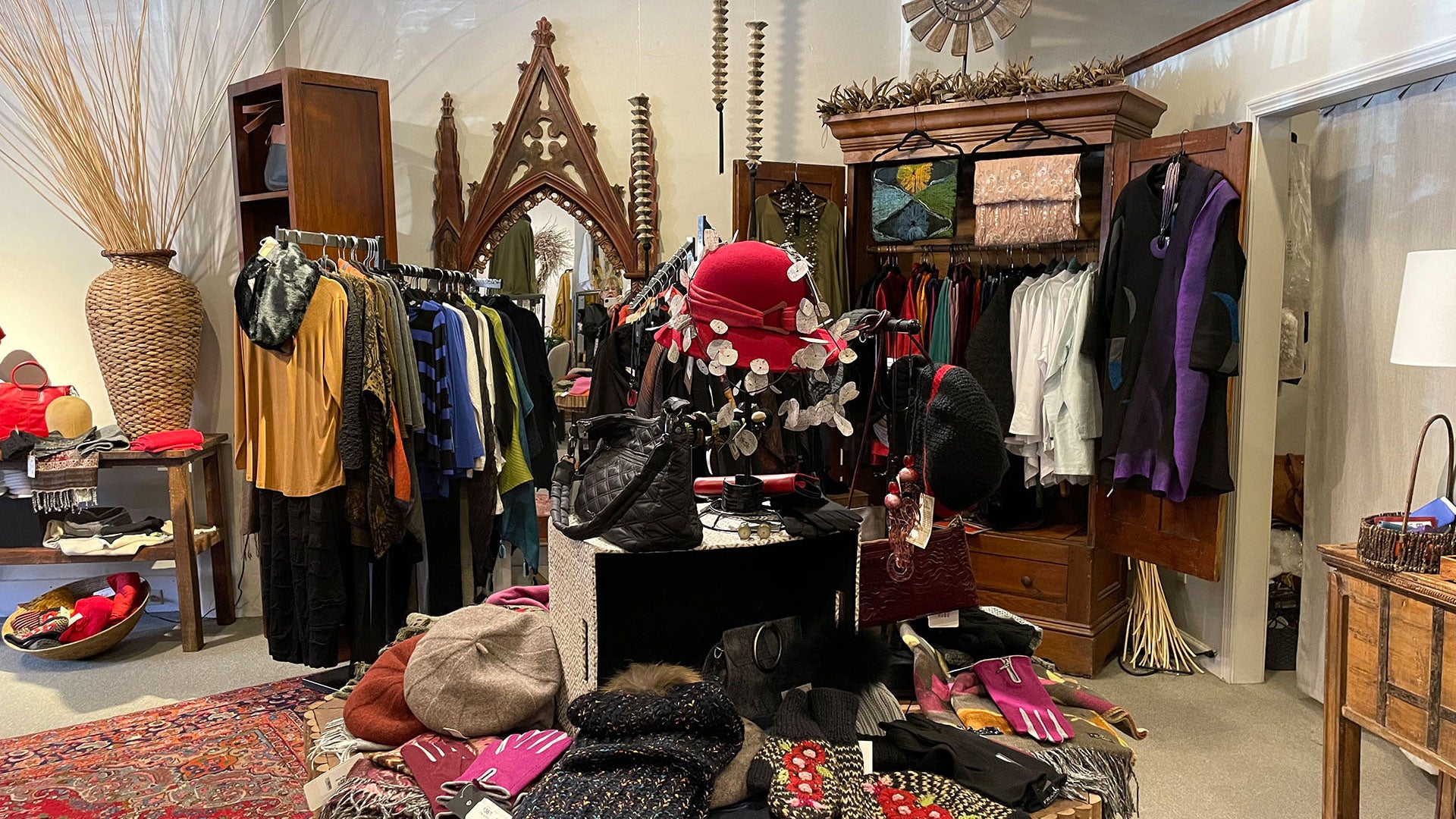 Grapevine Clothing Store in Burnsville, NC (3)