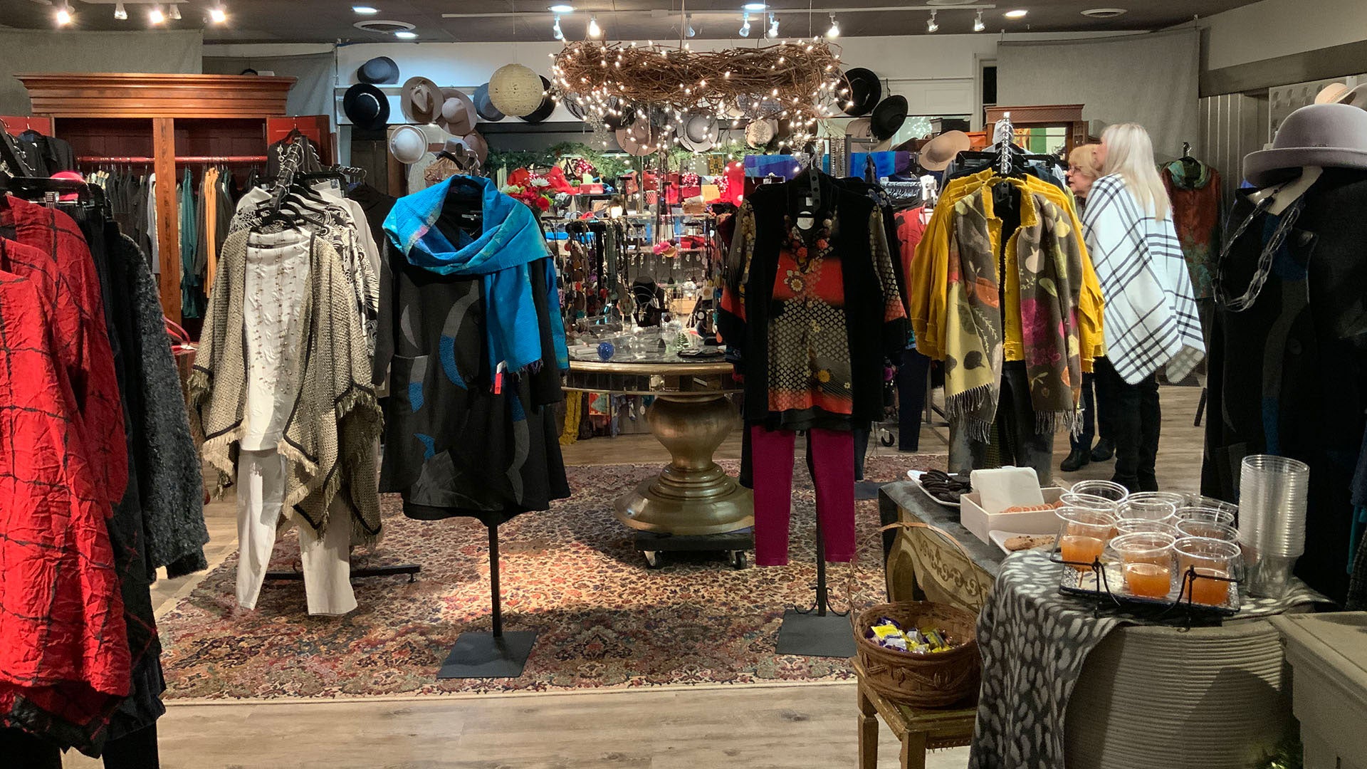 Grapevine Clothing Store in Burnsville, NC (5)