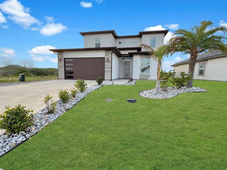 Cianna Perez - Texas Coast & Country Real Estate in South Padre Island, TX (3)
