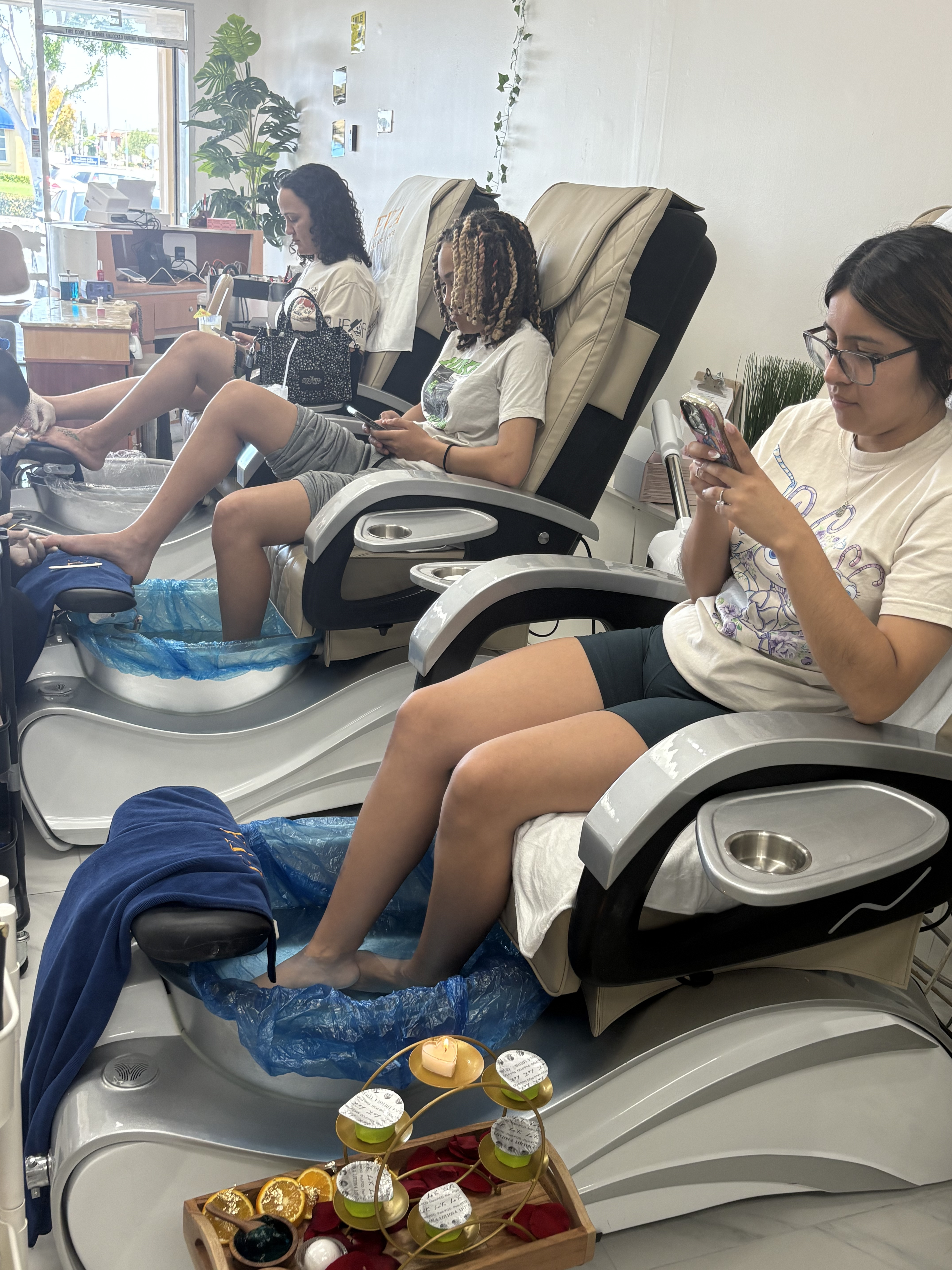 𝐄𝐯𝐚 𝐍𝐚𝐢𝐥𝐬 & 𝐋𝐚𝐬𝐡𝐞𝐬 (𝟐𝟎% 𝐎𝐅𝐅 𝐲𝐨𝐮𝐫 𝐟𝐢𝐫𝐬𝐭 𝐯𝐢𝐬𝐢𝐭) in Tustin, CA