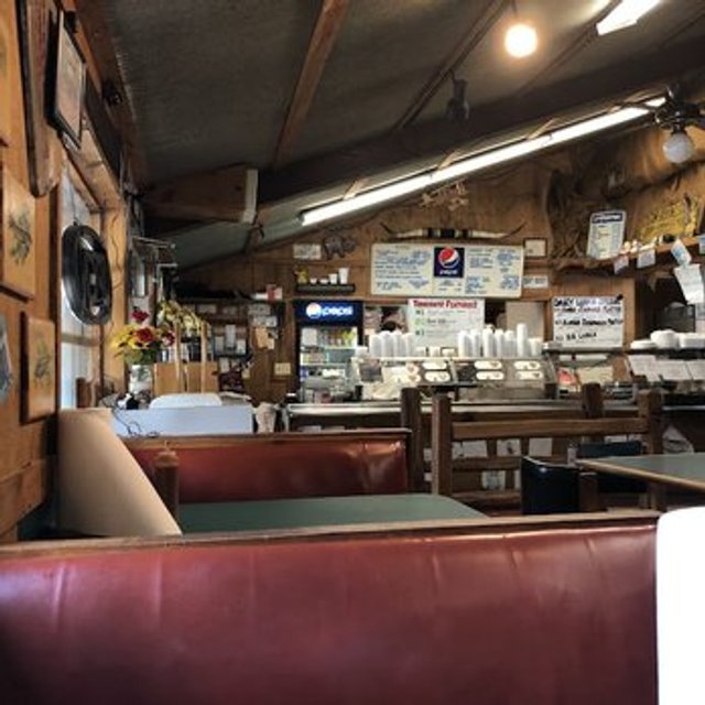 Jucy's Smokehouse Bar-B-Q in Pewee Valley, KY (2)