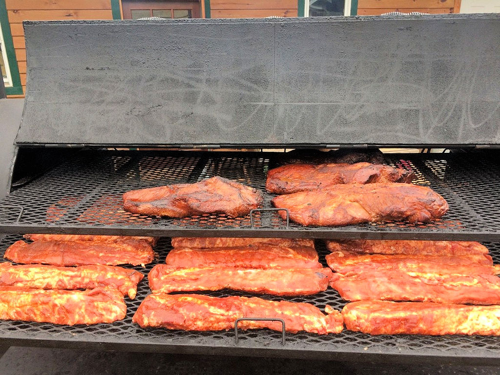 Valley Pig Pickin’, LLC in Woodstock, VA