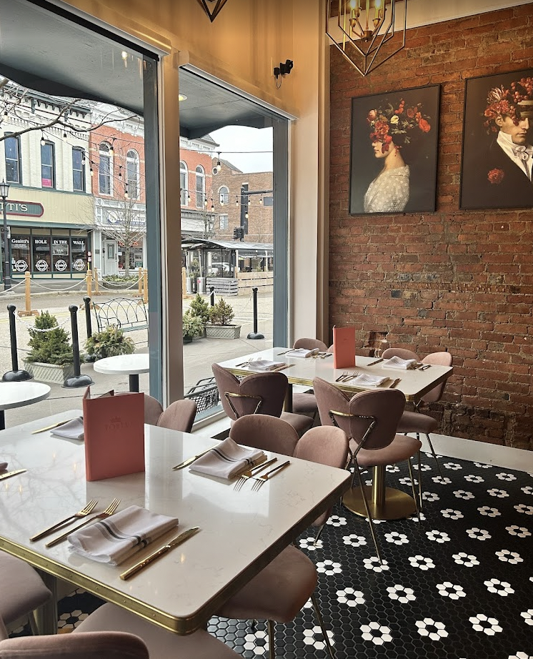 Ashley Jolley, Realtor in Plymouth, MI (3)