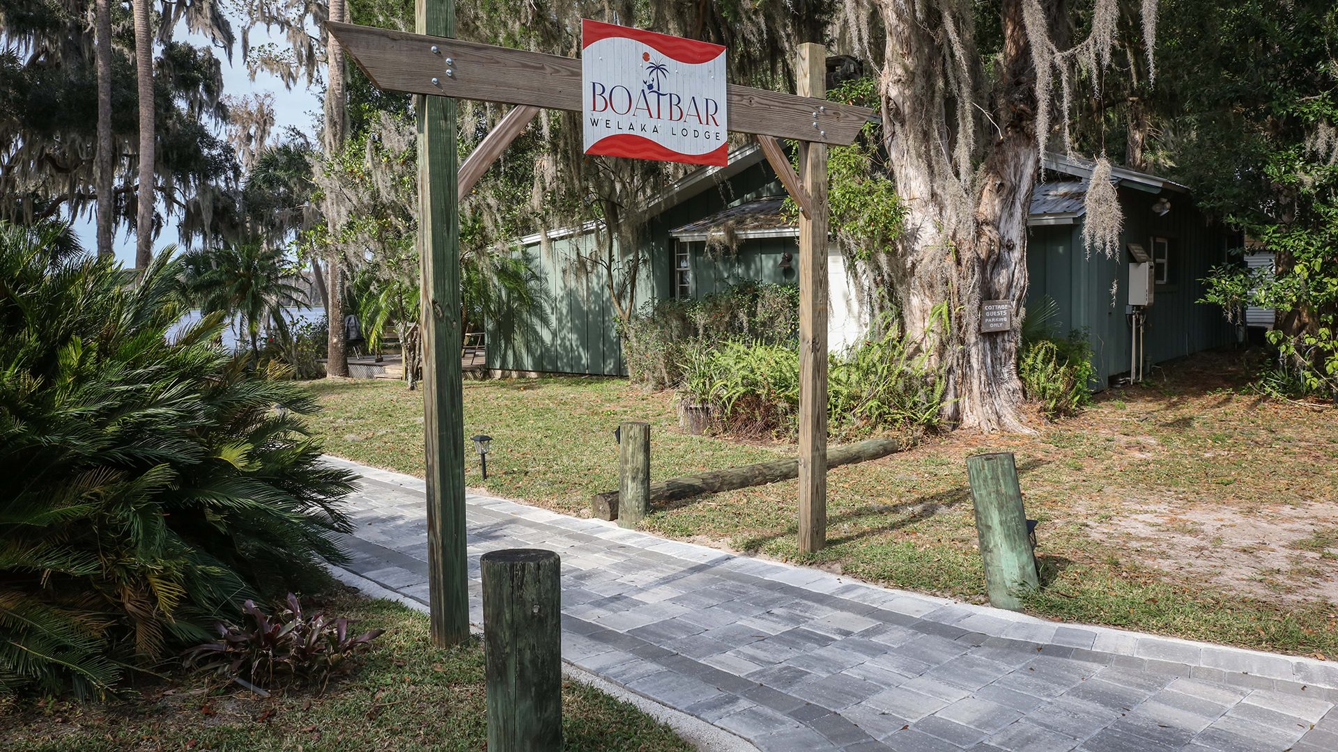 Welaka Lodge & Resort in Welaka, FL