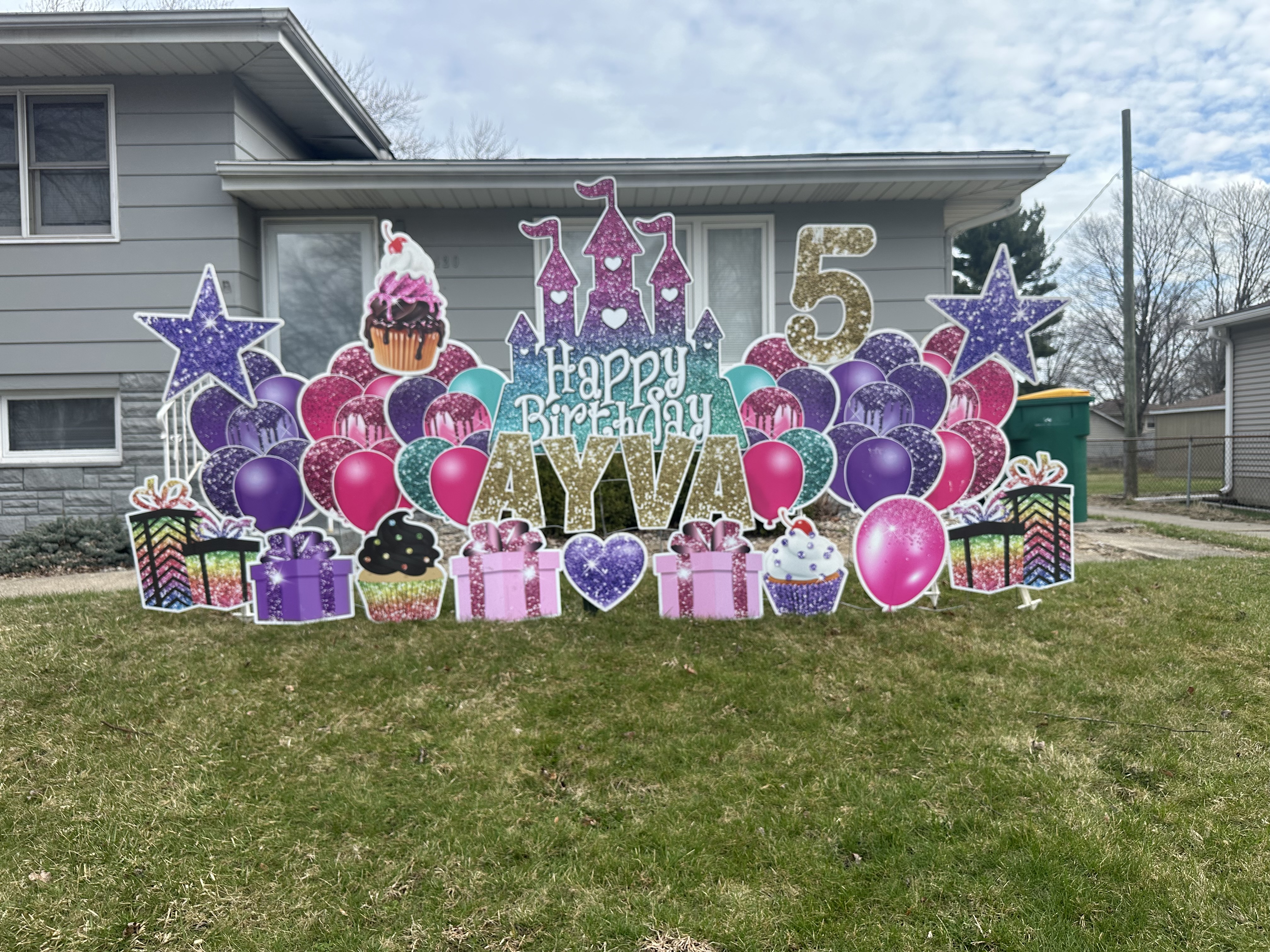 Garden Crowns Yard Sign Rental in Leroy, IN