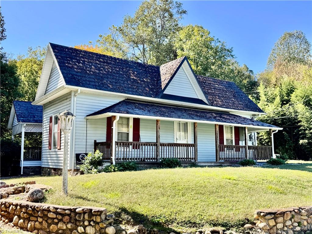 Dara Simpson Real Estate Agent in Elkin, NC (6)