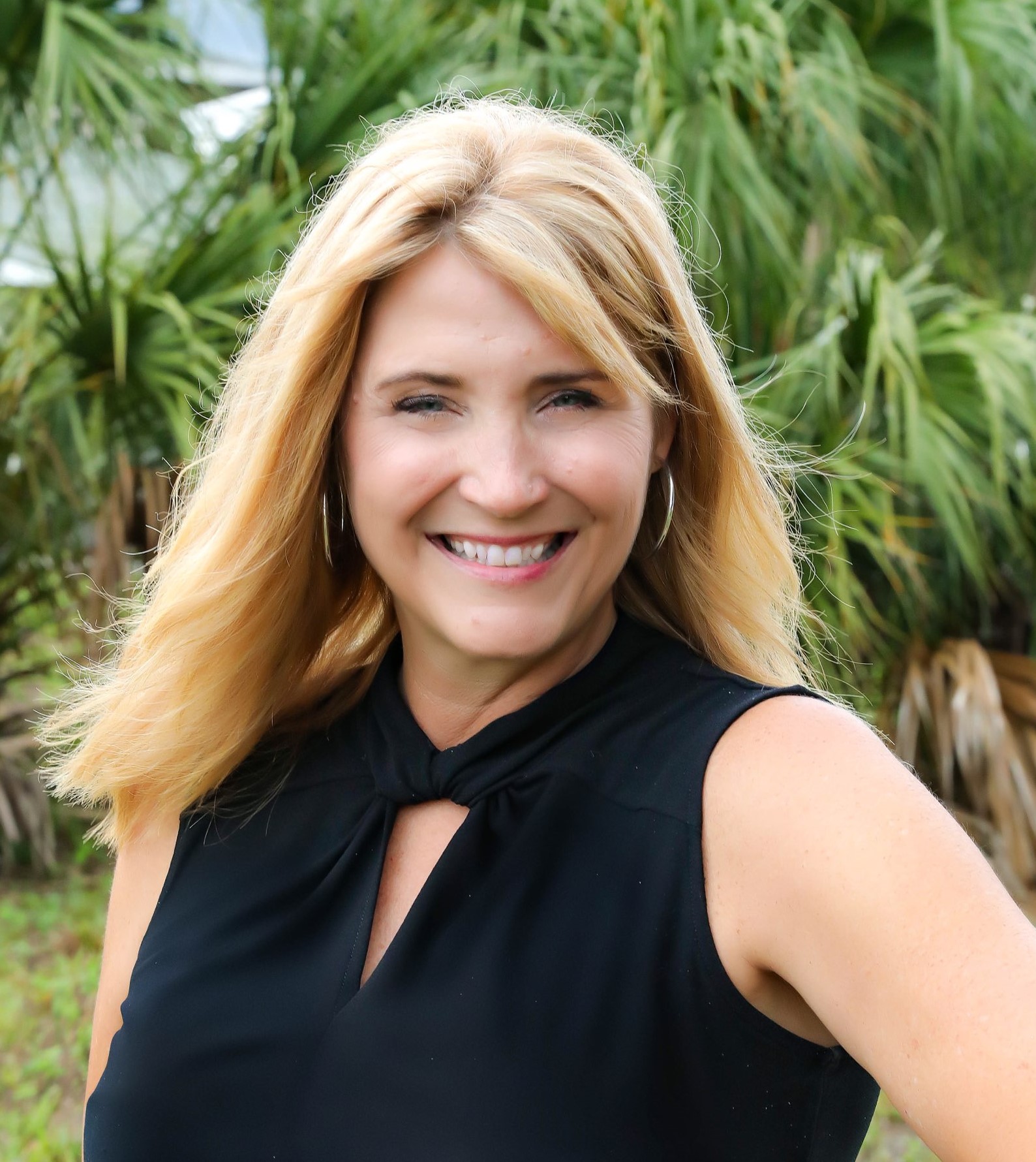 Lisa Lighthall Real Estate Agent-RE/MAX Gulf Coast Living in Fort Myers, FL (3)