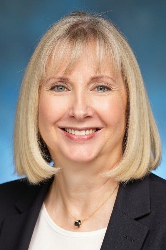 Karen Daugerdas, Coldwell Banker Real Estate Broker in Glenview, IL