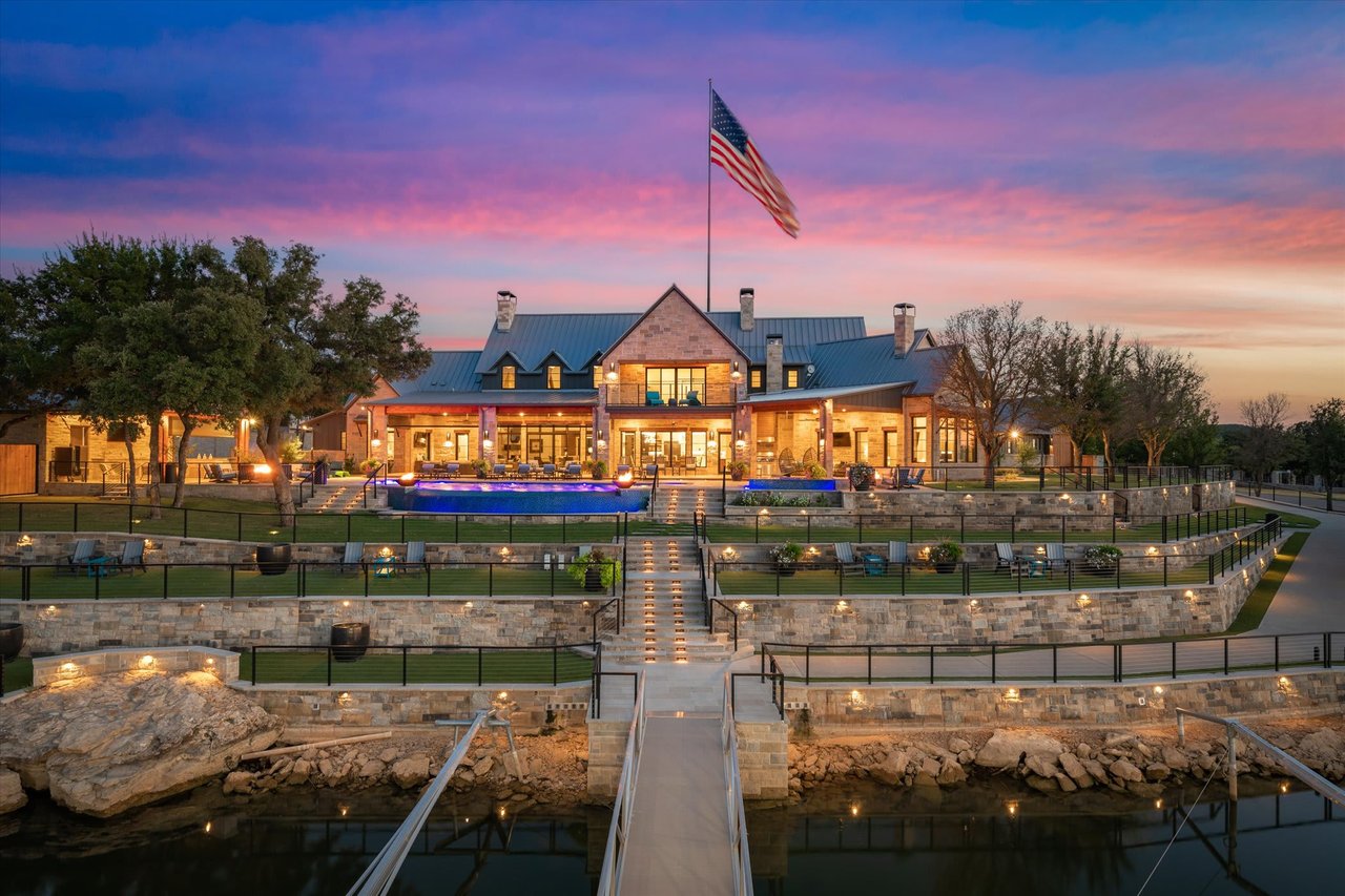 The Wall Team Realty Associates in Colleyville, TX
