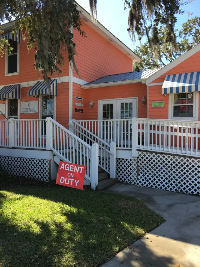 Lee Ann Marsh, Century 21 Solomon Properties in Tybee Island, GA