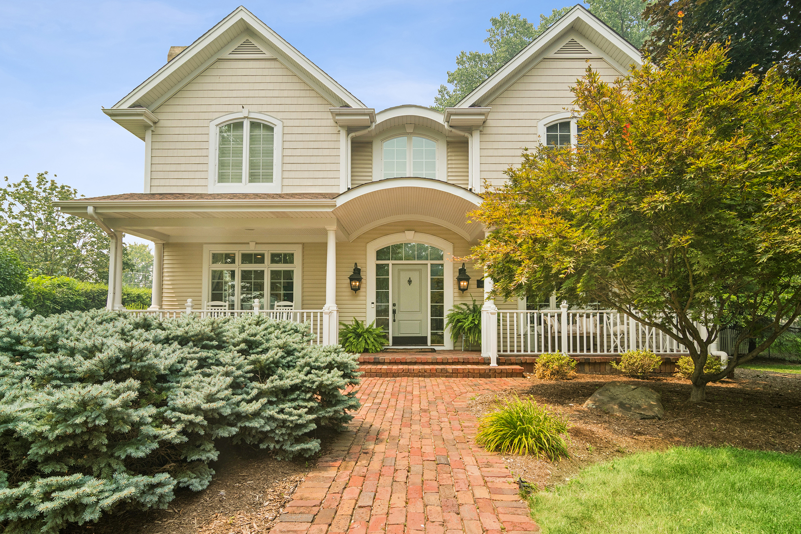 @properties: Caroline Starr, REALTOR, Lead C Starr Team in Arlington Heights, IL