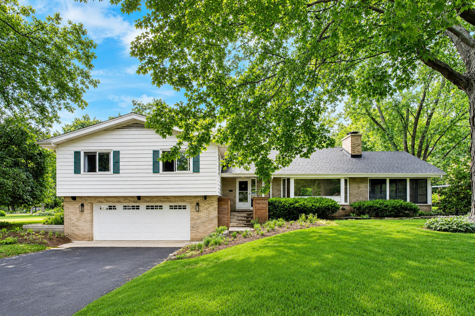 @properties: Caroline Starr, REALTOR, Lead C Starr Team in Arlington Heights, IL (3)