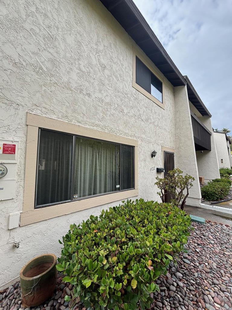 Movanti Realty - Larry M Parra in Chula Vista, CA