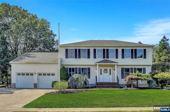 Arwa Abbassi- Coldwell Banker Realty in Wyckoff, NJ (6)