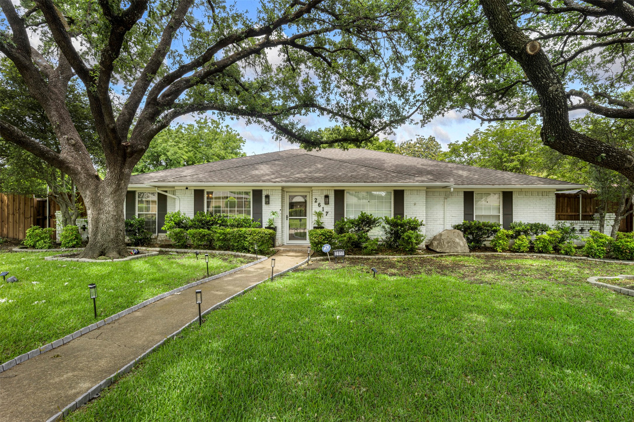 Lacey Brutschy - Dallas Real Estate Agent in Dallas, TX