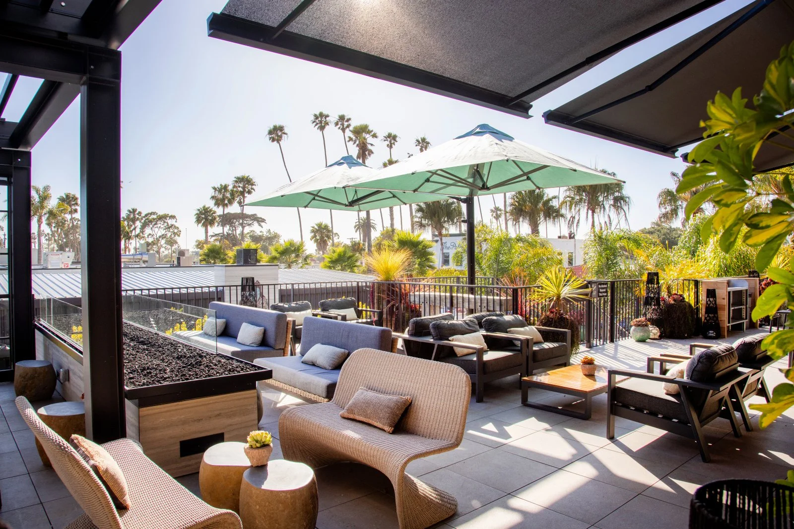 Arnie's Rooftop Bar in Carpinteria, CA (5)