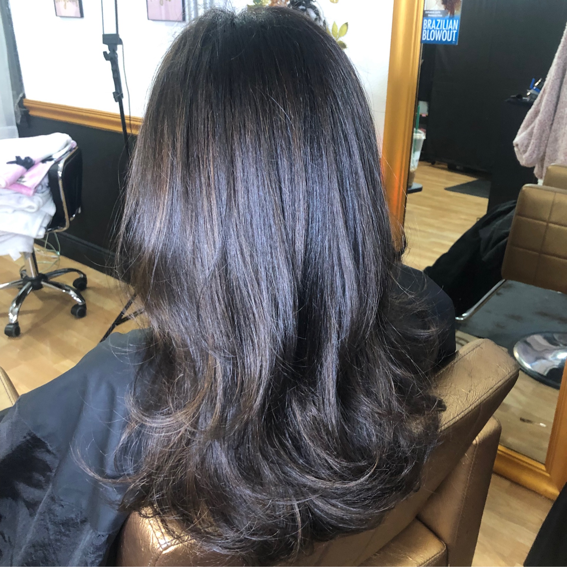 Shelah Hang Salon LLC in Manitowoc, WI