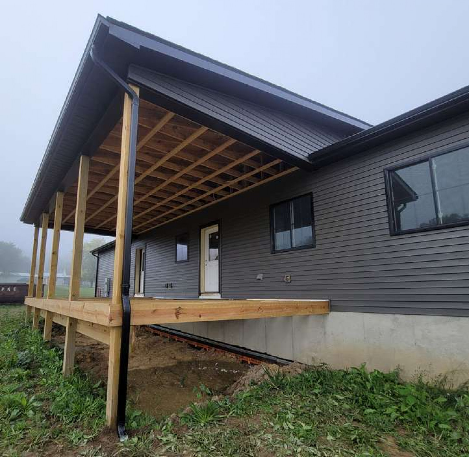 DDF SEAMLESS GUTTERS & CONSTRUCTION LLC in Wellston, OH (2)