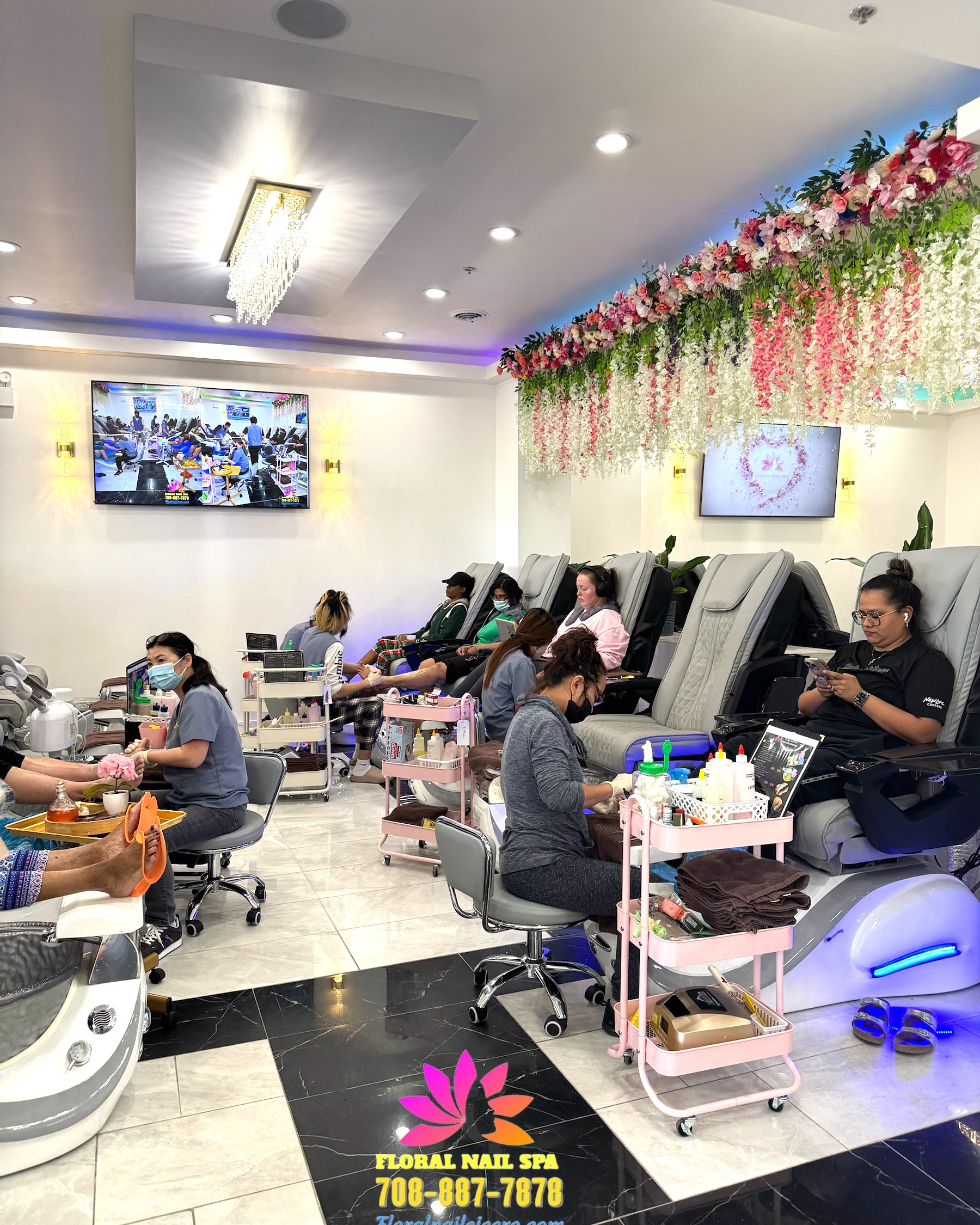 Floral Nail Spa - Best Nail Salon in Cicero in Cicero, IL