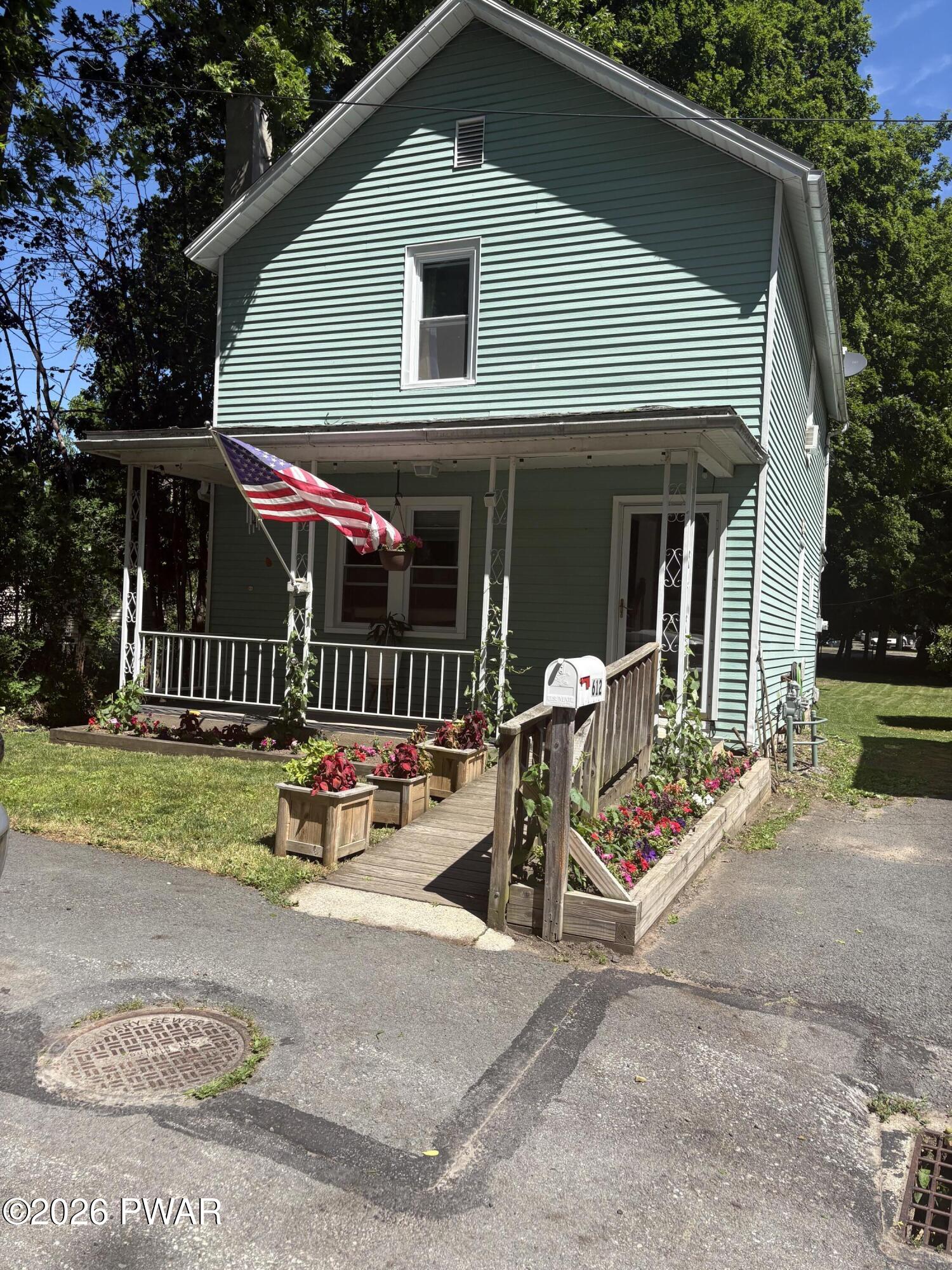 Linda Hanf, Realtor in Hawley, PA (5)