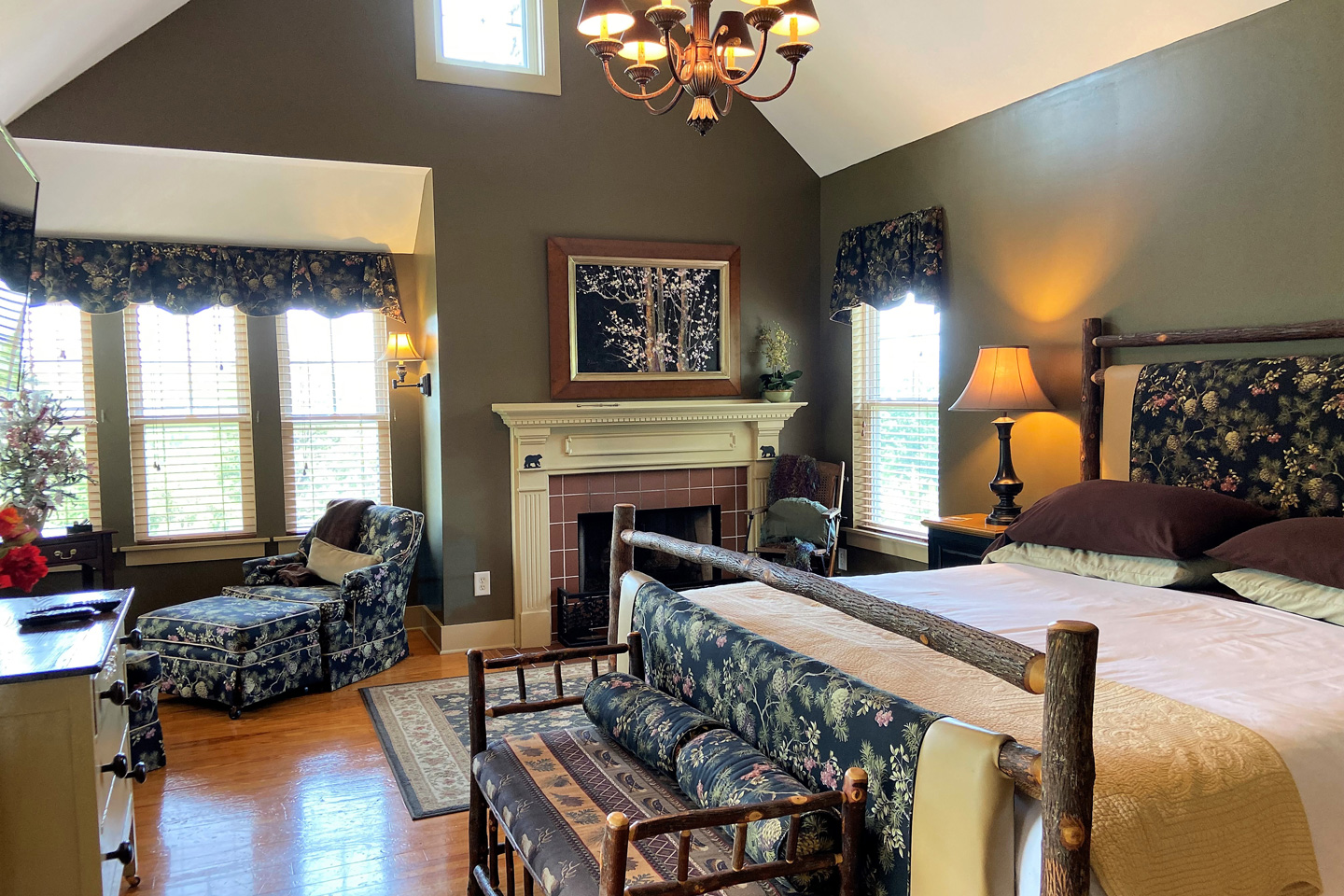 Butterfly Ridge Mountain Retreat B&B in Salem, SC