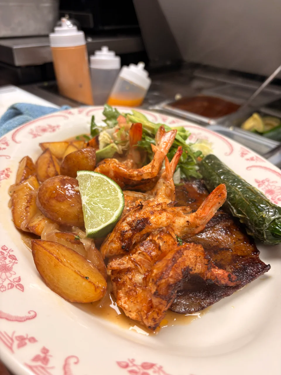 Mucho Flavor Casual Dining in Roselle, IL (6)