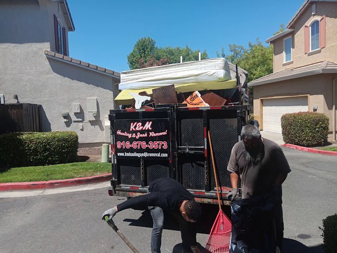 K&M Hauling and Junk Removal in North Highlands, CA