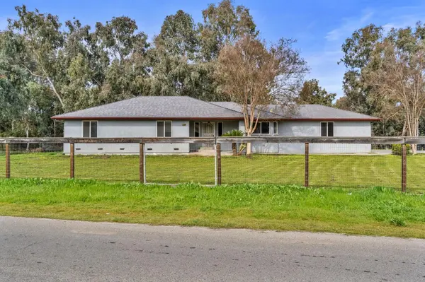 Nivia Lourenco Realtor in Hanford, CA