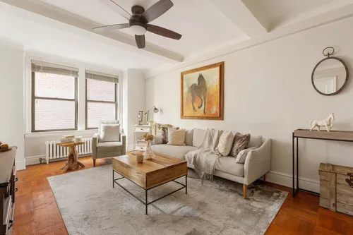 Nathalie Wang Sells NYC in New York, NY (5)