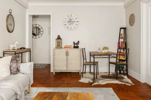 Nathalie Wang Sells NYC in New York, NY (6)