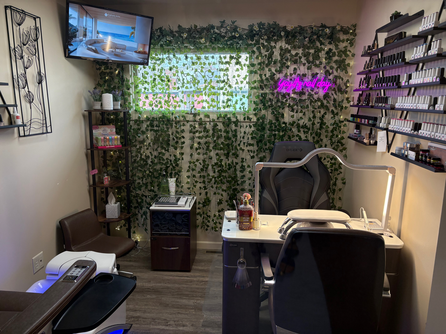 Daisy Nail & Spa in Newcomerstown, OH
