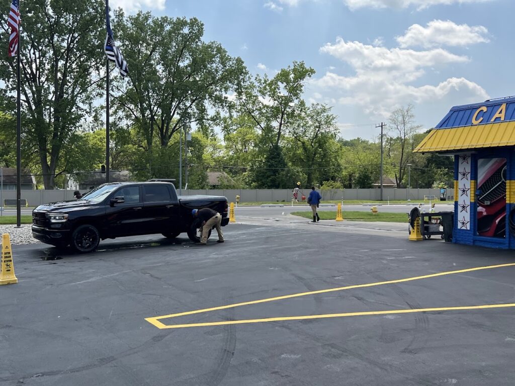 Luxury Auto Spa in Oak Park, MI (3)