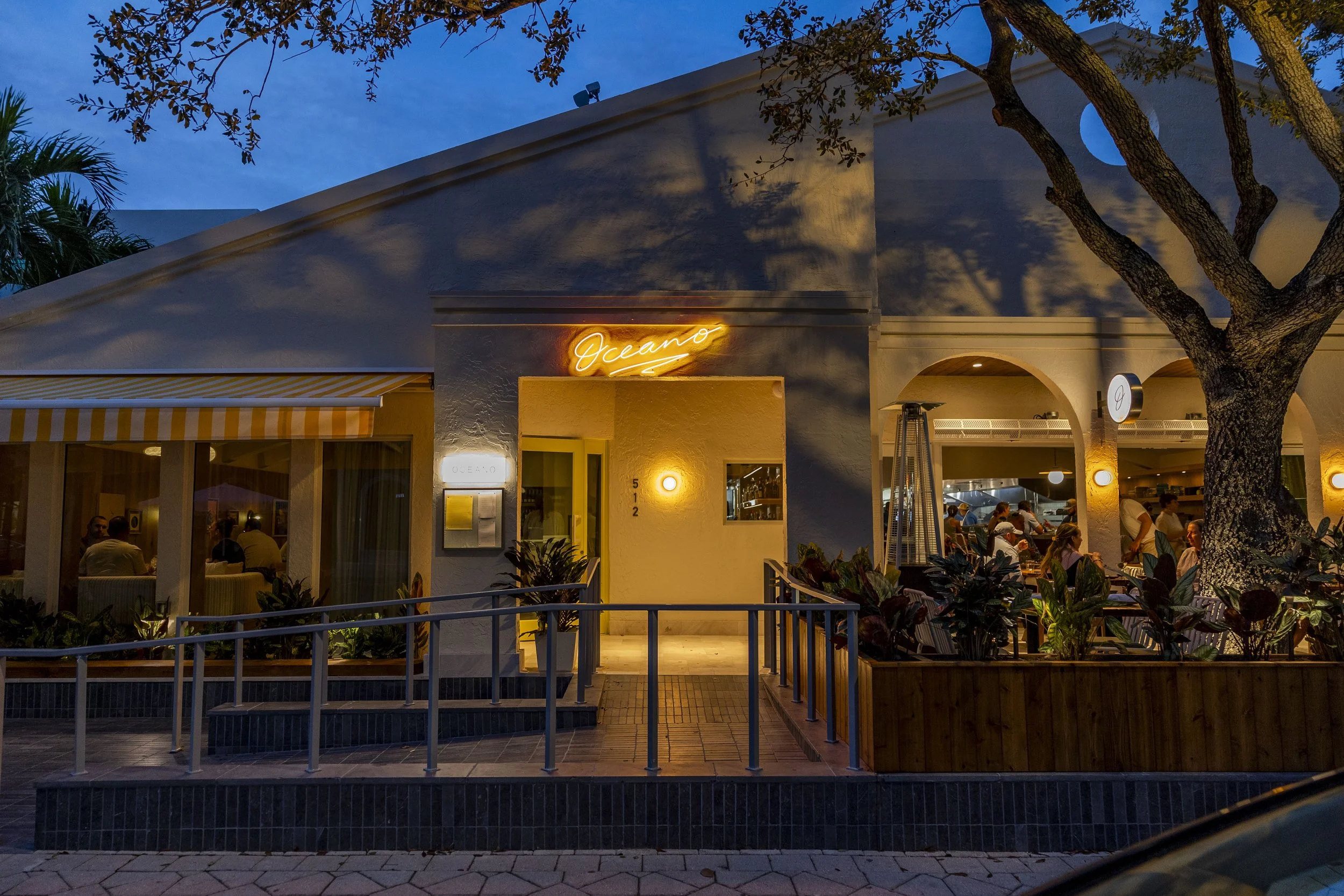 Oceano Kitchen in Lake Worth Beach, FL (2)