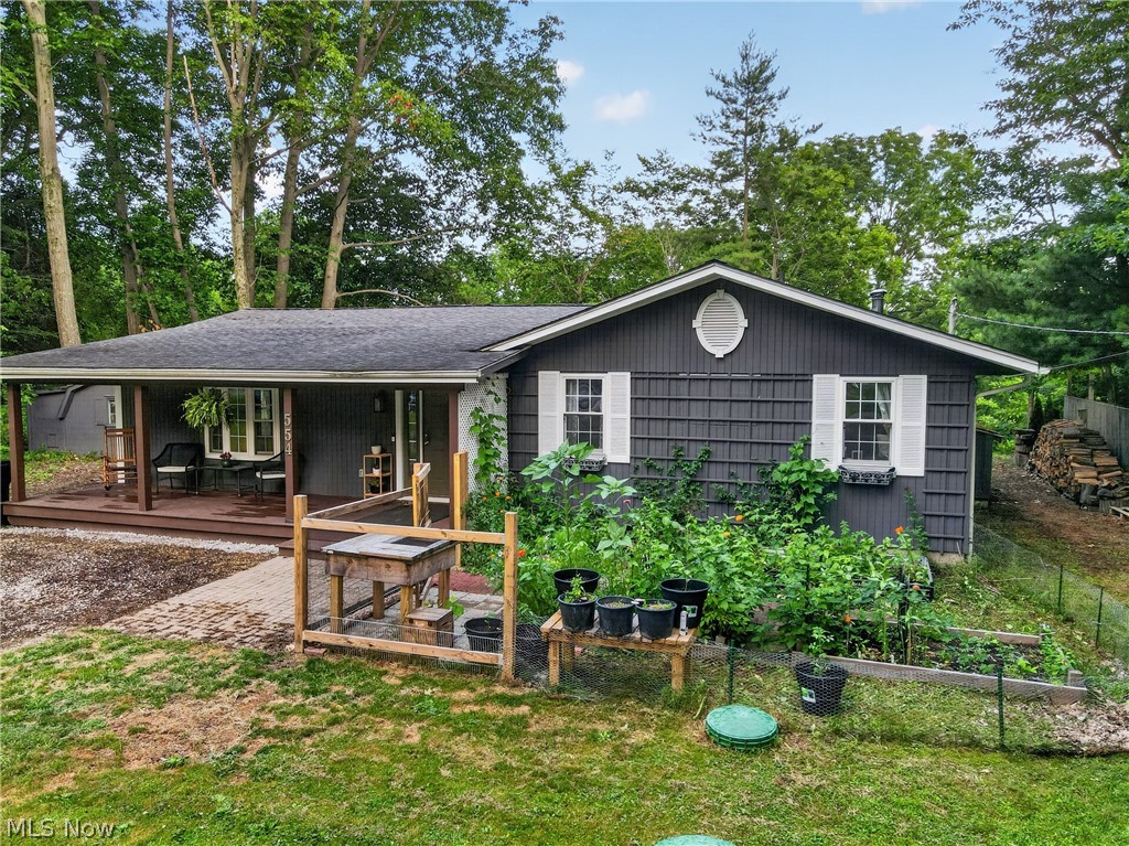 Tara Rhodes - Realtor®, Platinum Real Estate in Ashtabula, OH