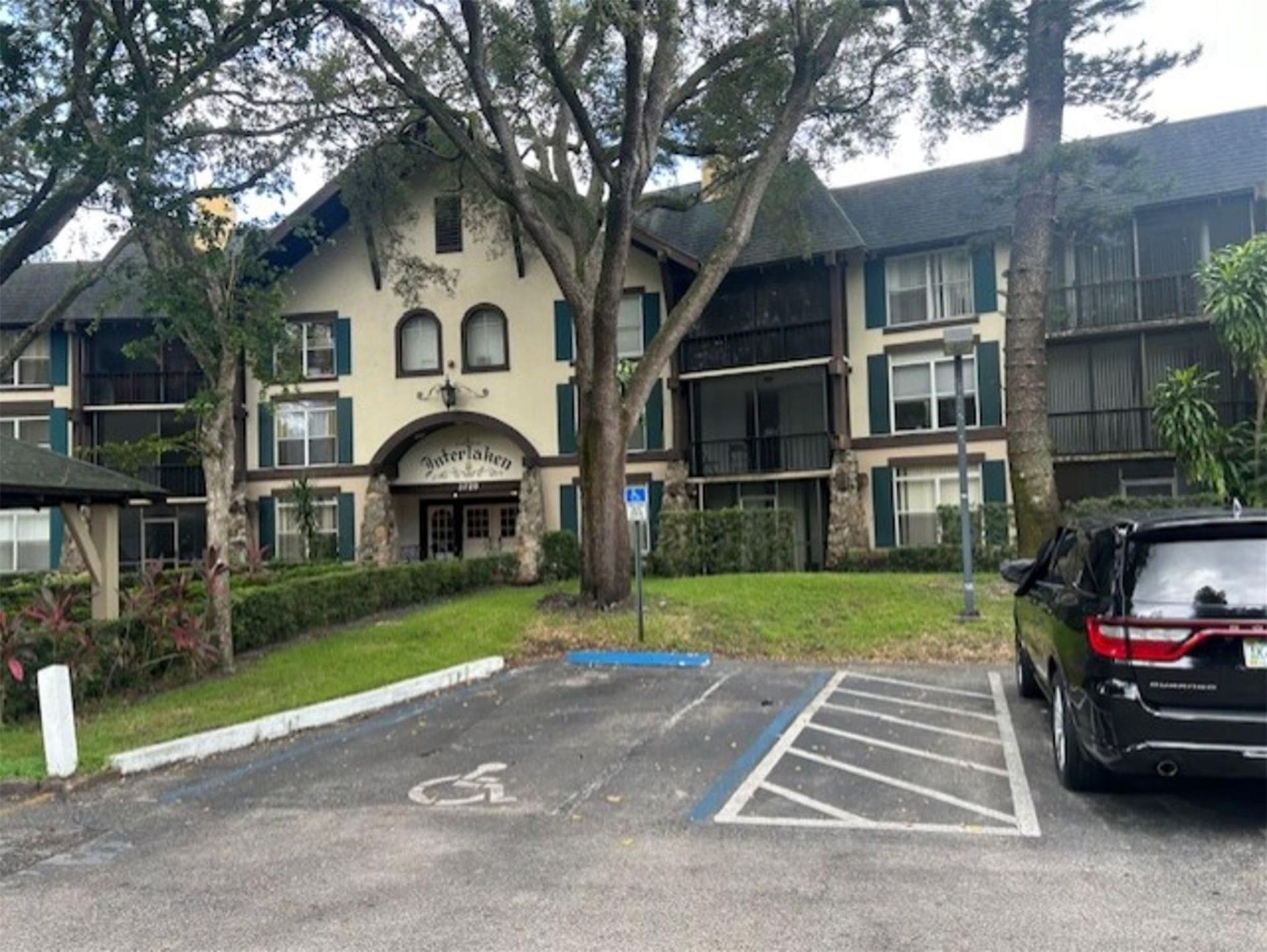 Eyal Ben Shushan Real Estate | The Keyes Company in Plantation, FL