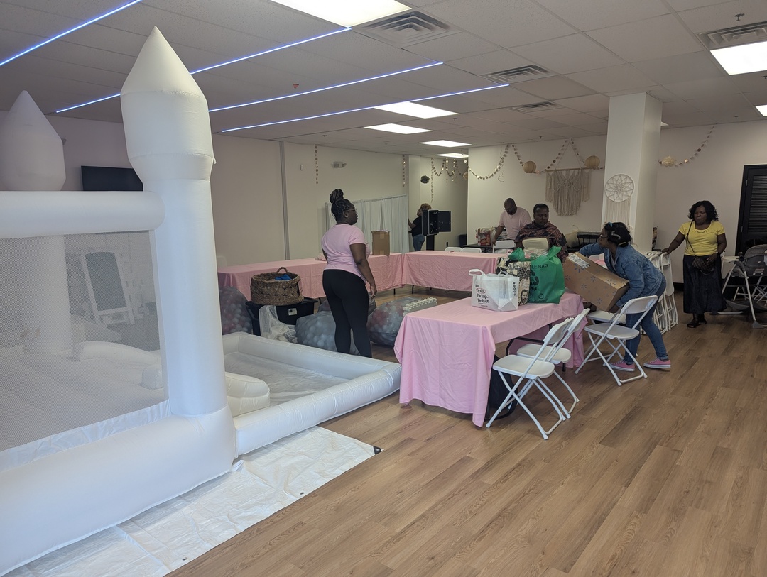 Myx Lokal in Avenel, NJ
