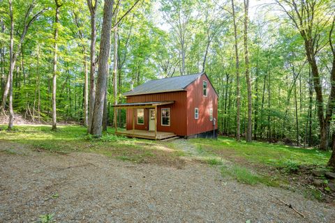 Amy Crocker Mullins with BHHS Southern Routes Realty in Trenton, GA (6)