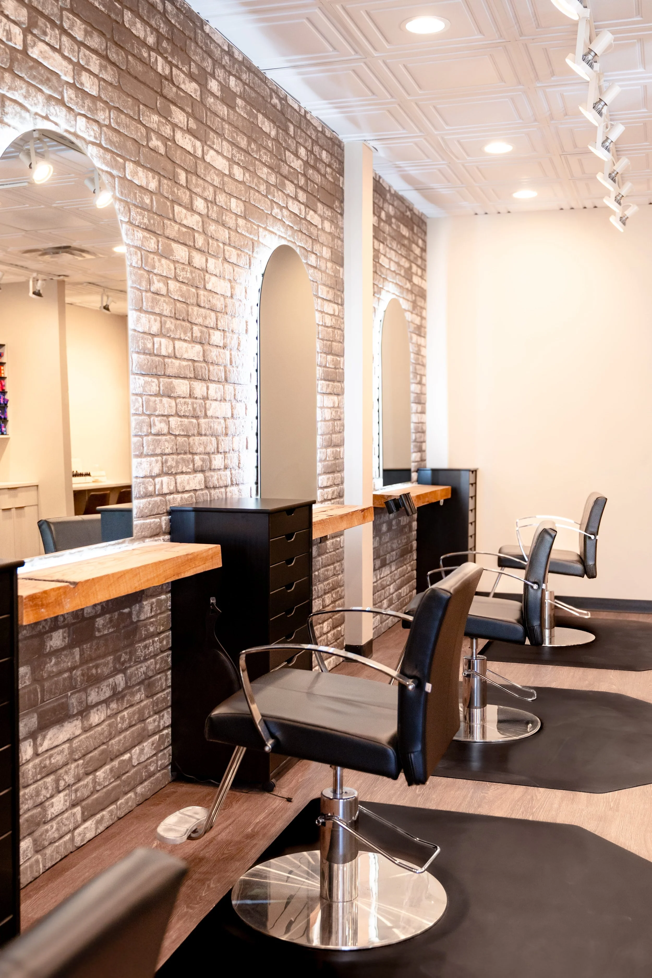 Headquarters Design Studio Inc in Des Plaines, IL (2)