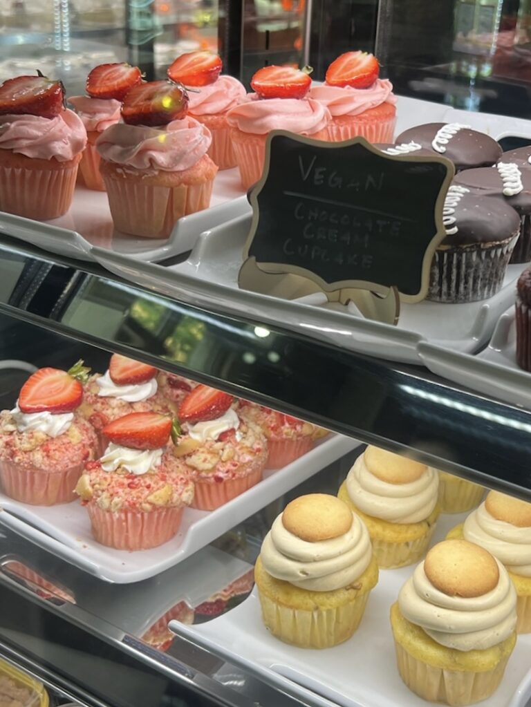 Sweet Tooth Cafe & Cakes in Capitol Heights, MD (4)