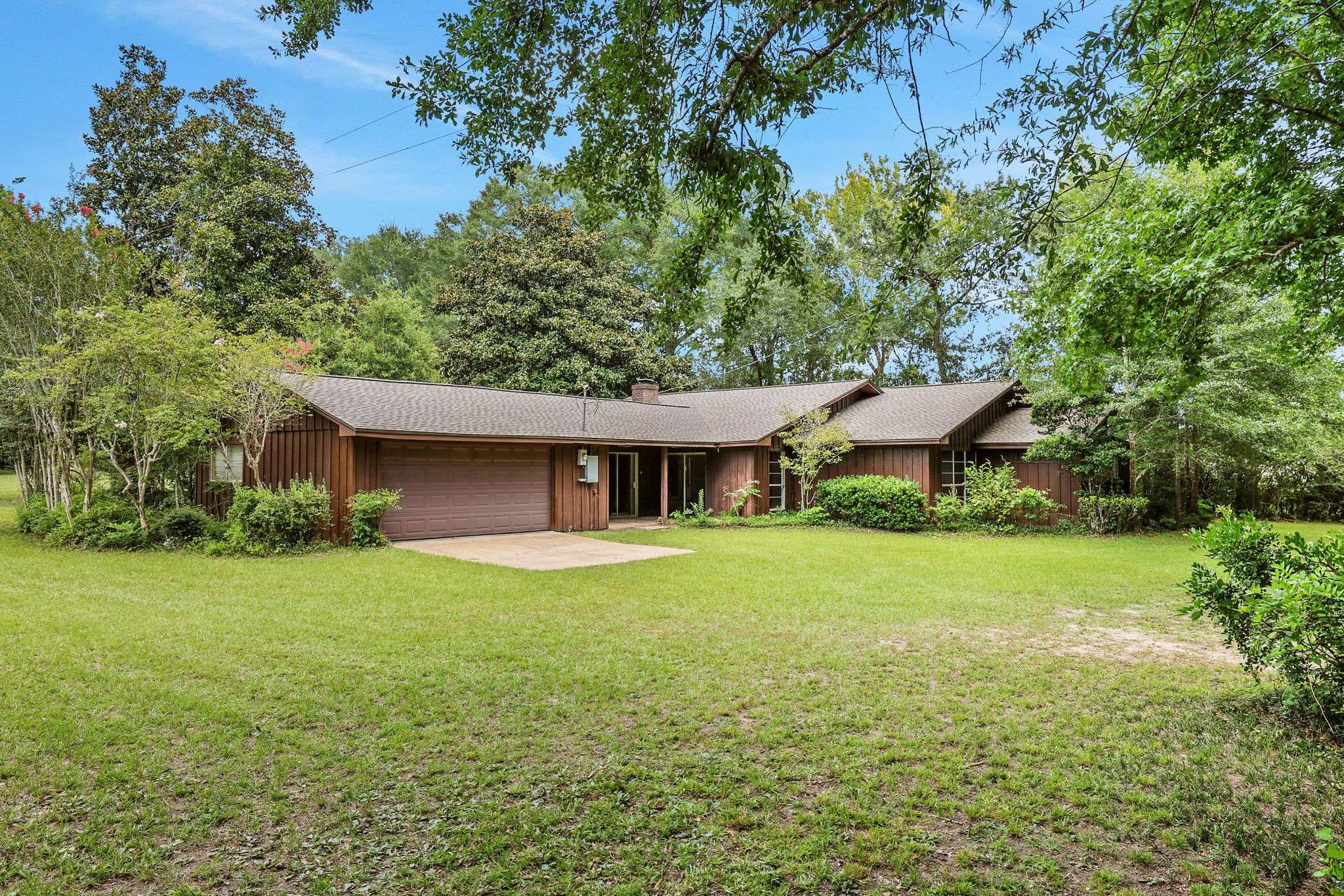 Vaughan Real Estate Group - Compass Lake Livingston in Coldspring, TX