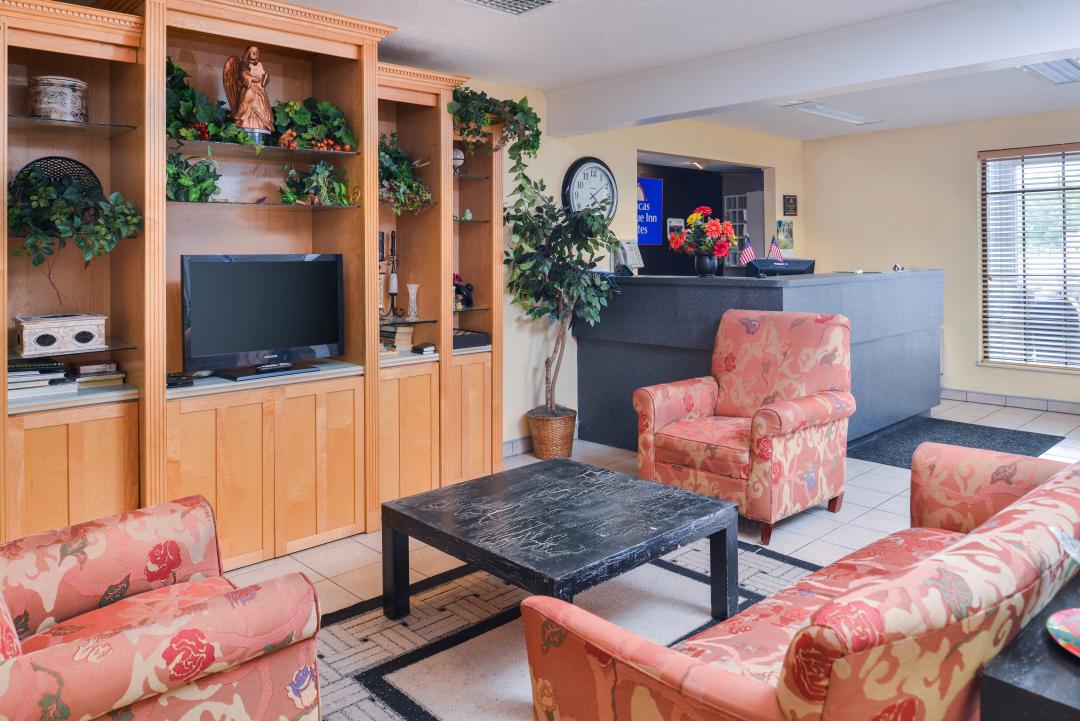 Americas Best Value Inn & Suites Bluffton in Bluffton, IN (2)