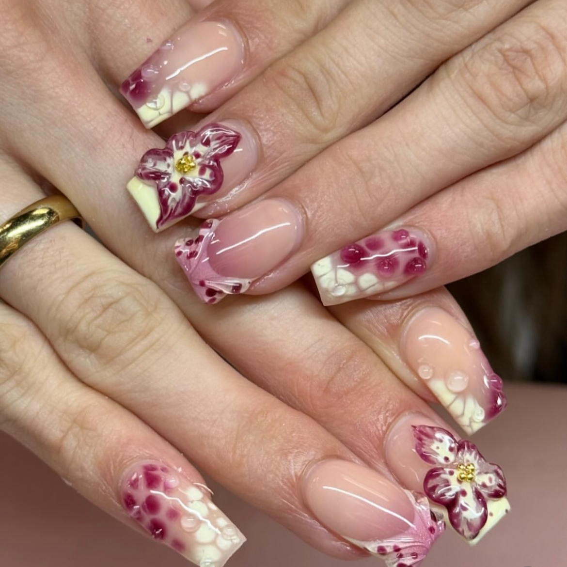 Social Nail Bar in Gahanna, OH