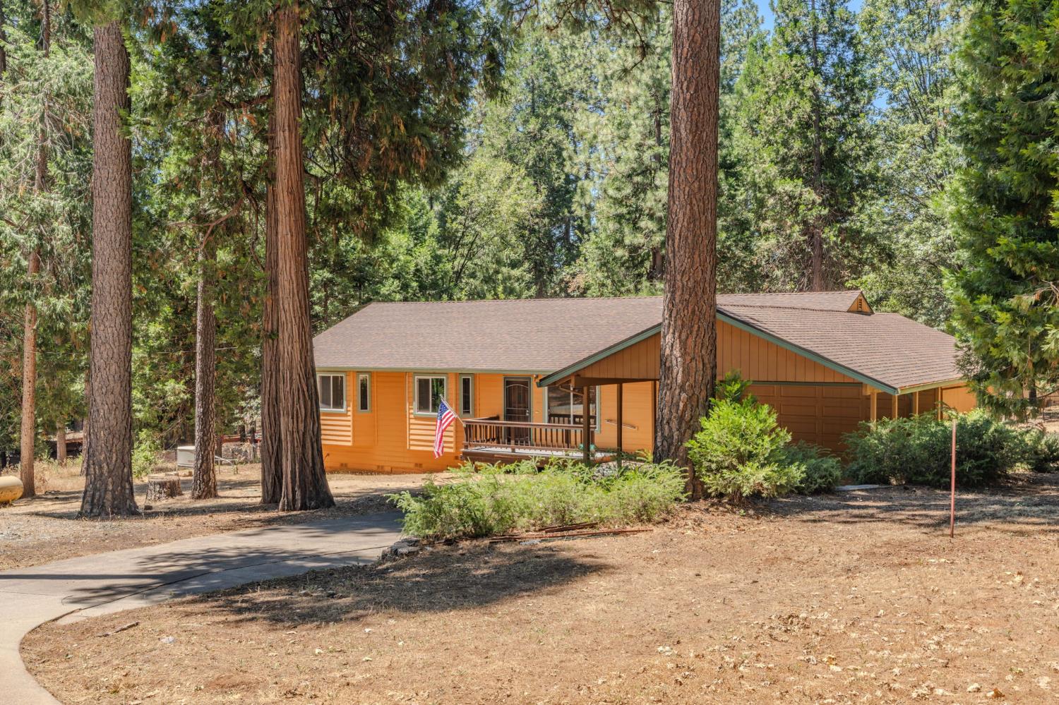 Roxanne Gibbs, r Homes Group in Sutter Creek, CA (2)