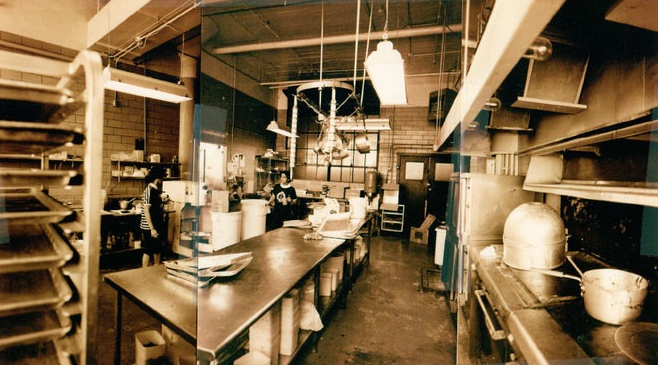 Silverland Bakery in Forest Park, IL (5)