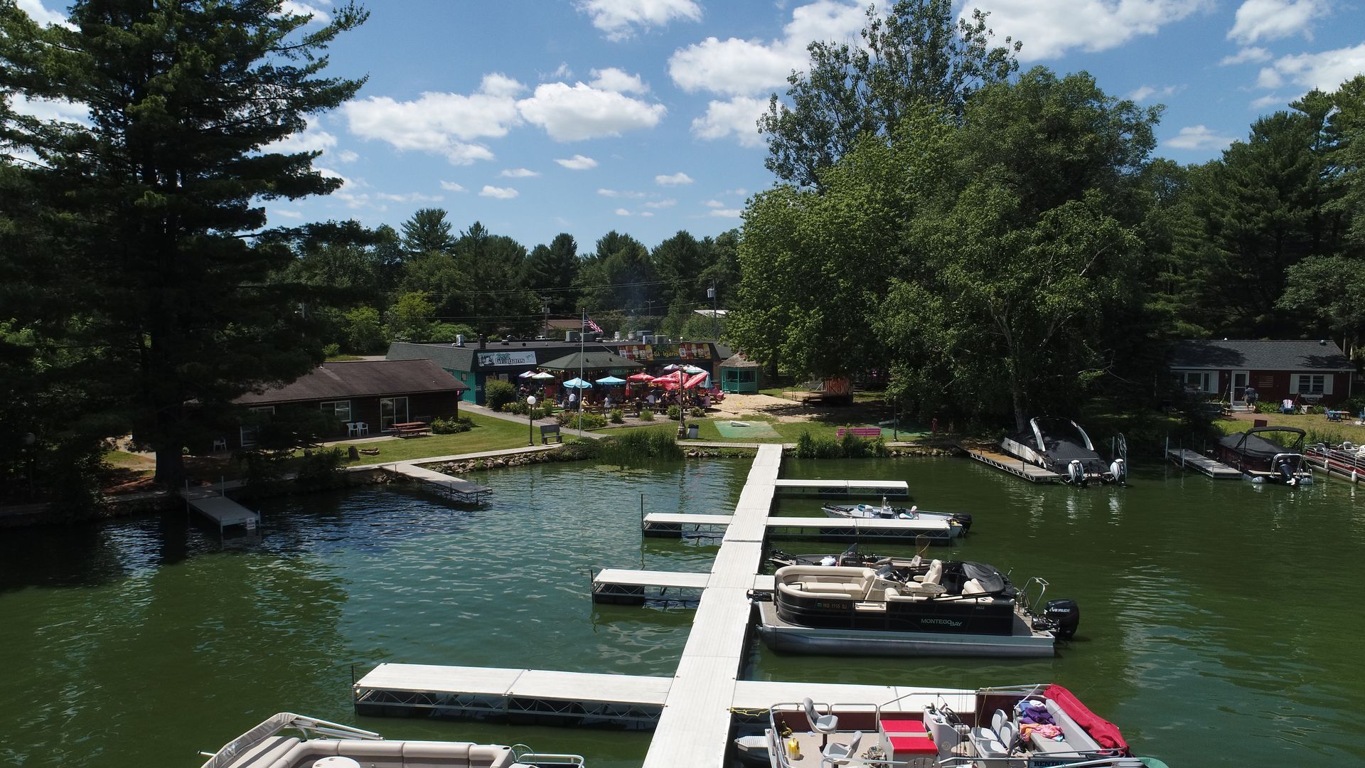 Gilligans in Chetek- bar, restaurant & lodging in Chetek, WI (2)