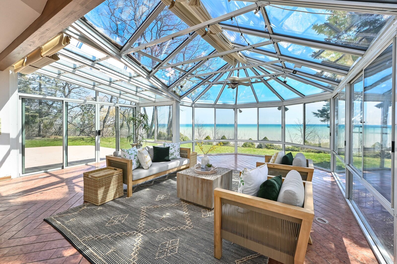 Quinlevan & Armitage, Shorewest Realtors- Mike & Keenan Quinlevan, Tory Armitage, Elise Ferguson, Bob Henderson, Brian Ruelle in Mequon, WI