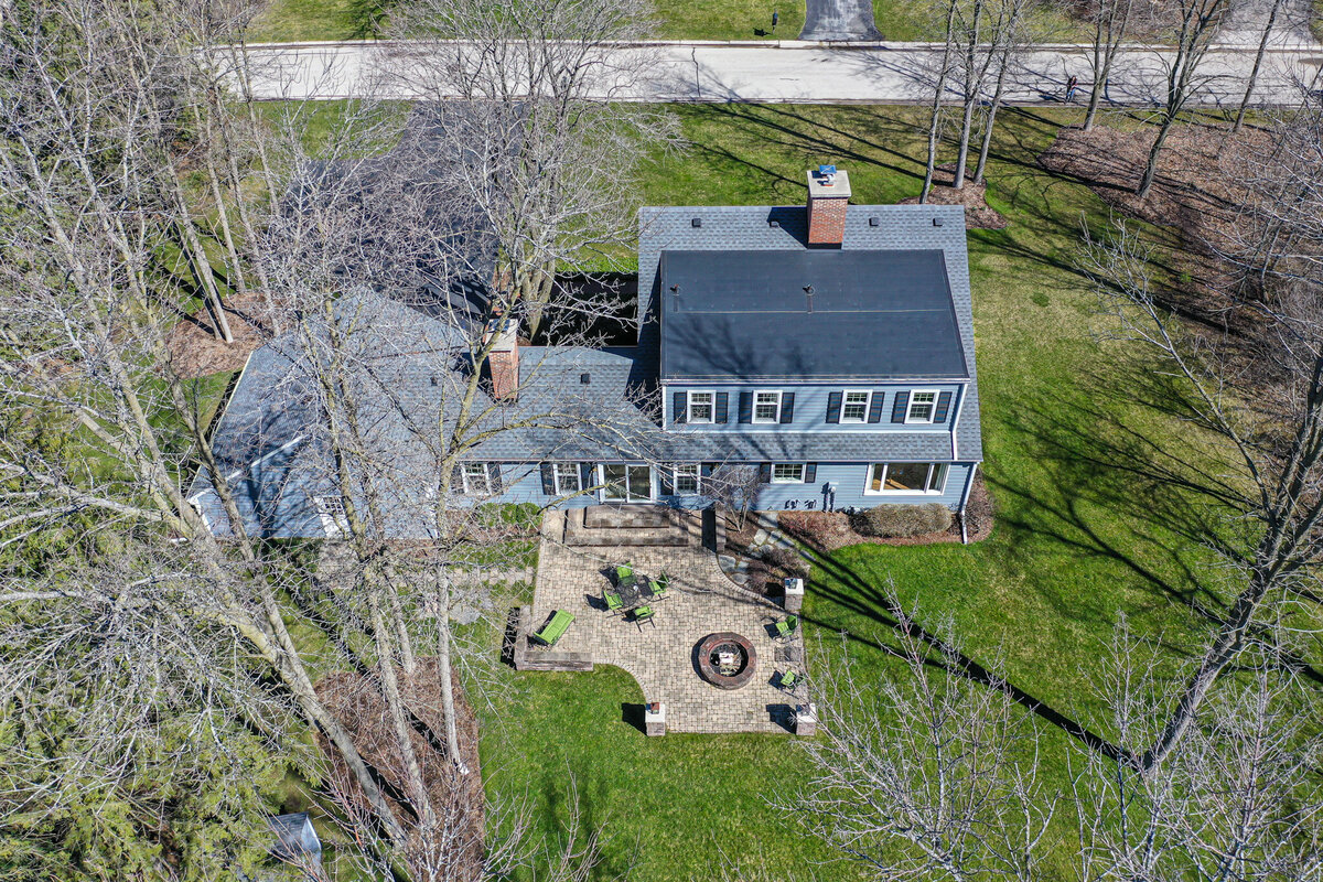 Quinlevan & Armitage, Shorewest Realtors- Mike & Keenan Quinlevan, Tory Armitage, Elise Ferguson, Bob Henderson, Brian Ruelle in Mequon, WI (2)