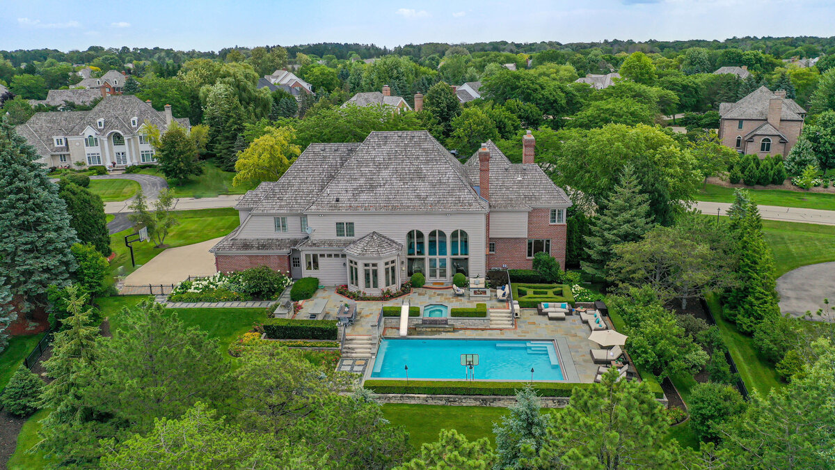 Quinlevan & Armitage, Shorewest Realtors- Mike & Keenan Quinlevan, Tory Armitage, Elise Ferguson, Bob Henderson, Brian Ruelle in Mequon, WI (5)