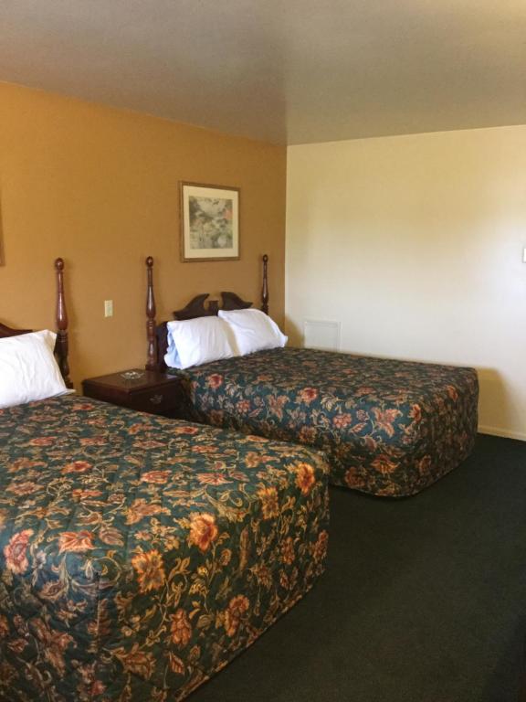 Deluxe Inn in Hebron, OH (3)