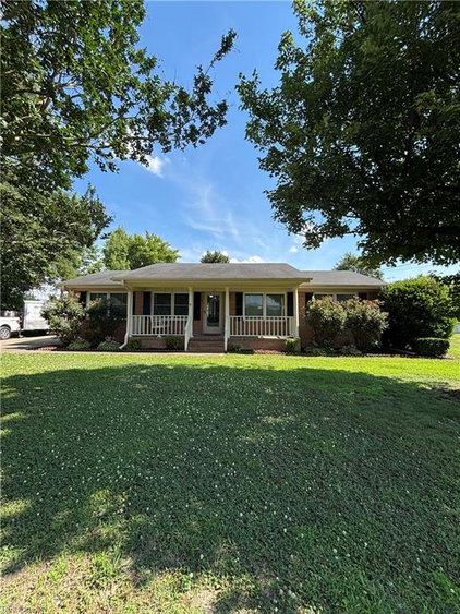 1st Class Real Estate Barn Door Homes in Suffolk, VA (6)